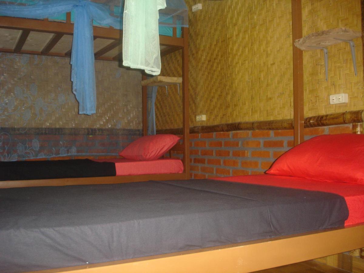 Dormitory Sedap Malam Singaraja Extérieur photo
