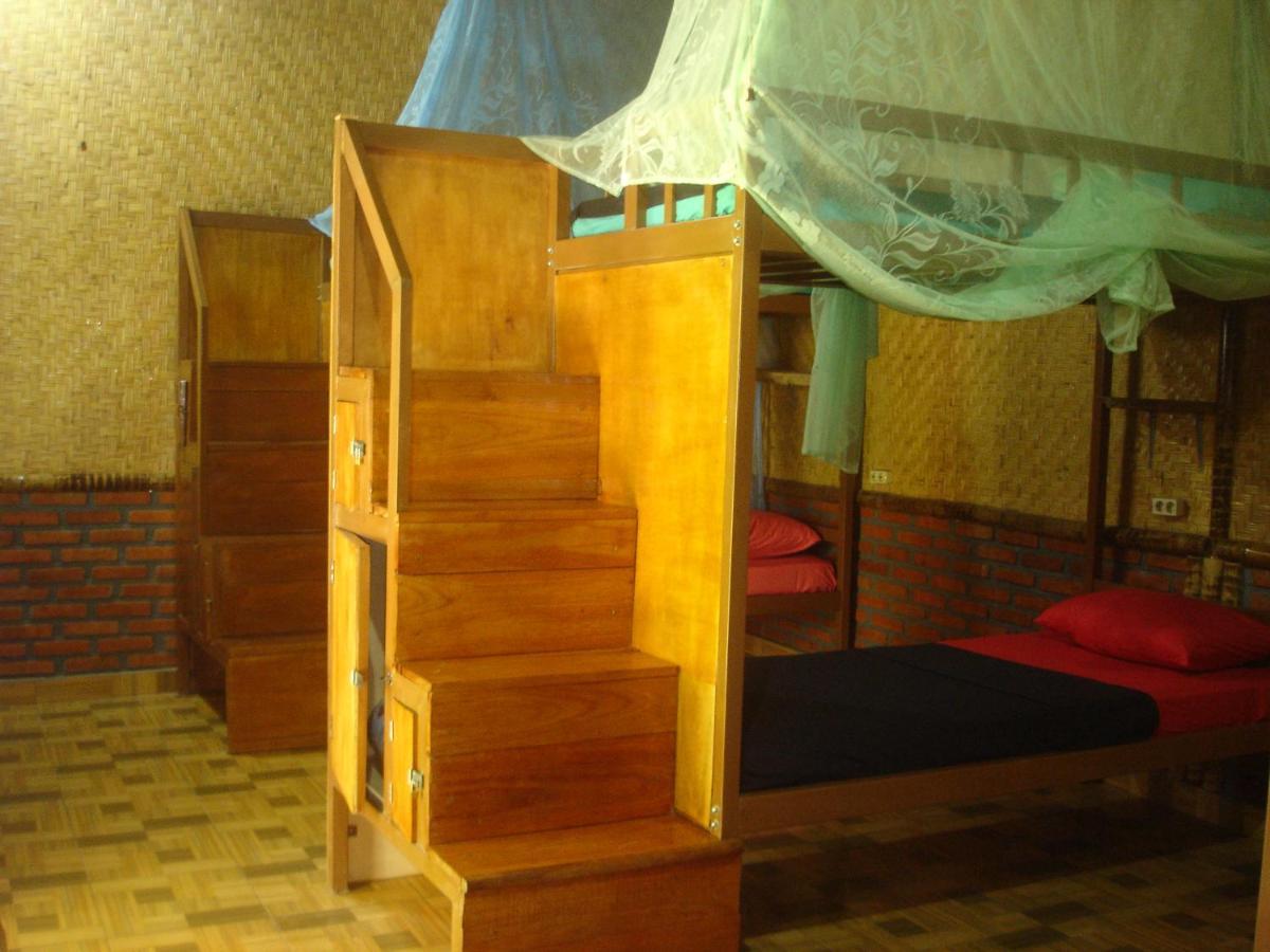 Dormitory Sedap Malam Singaraja Extérieur photo