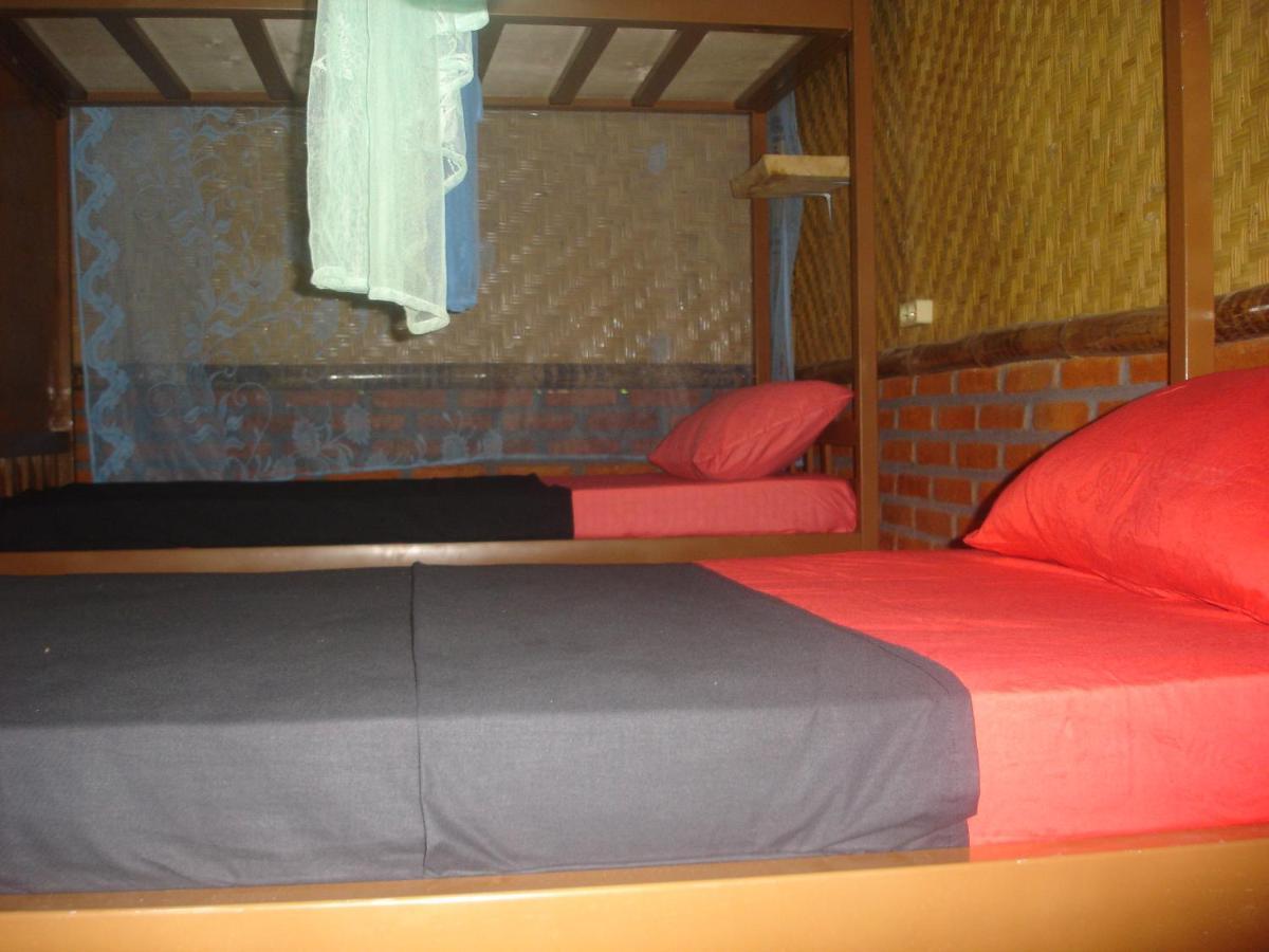 Dormitory Sedap Malam Singaraja Extérieur photo