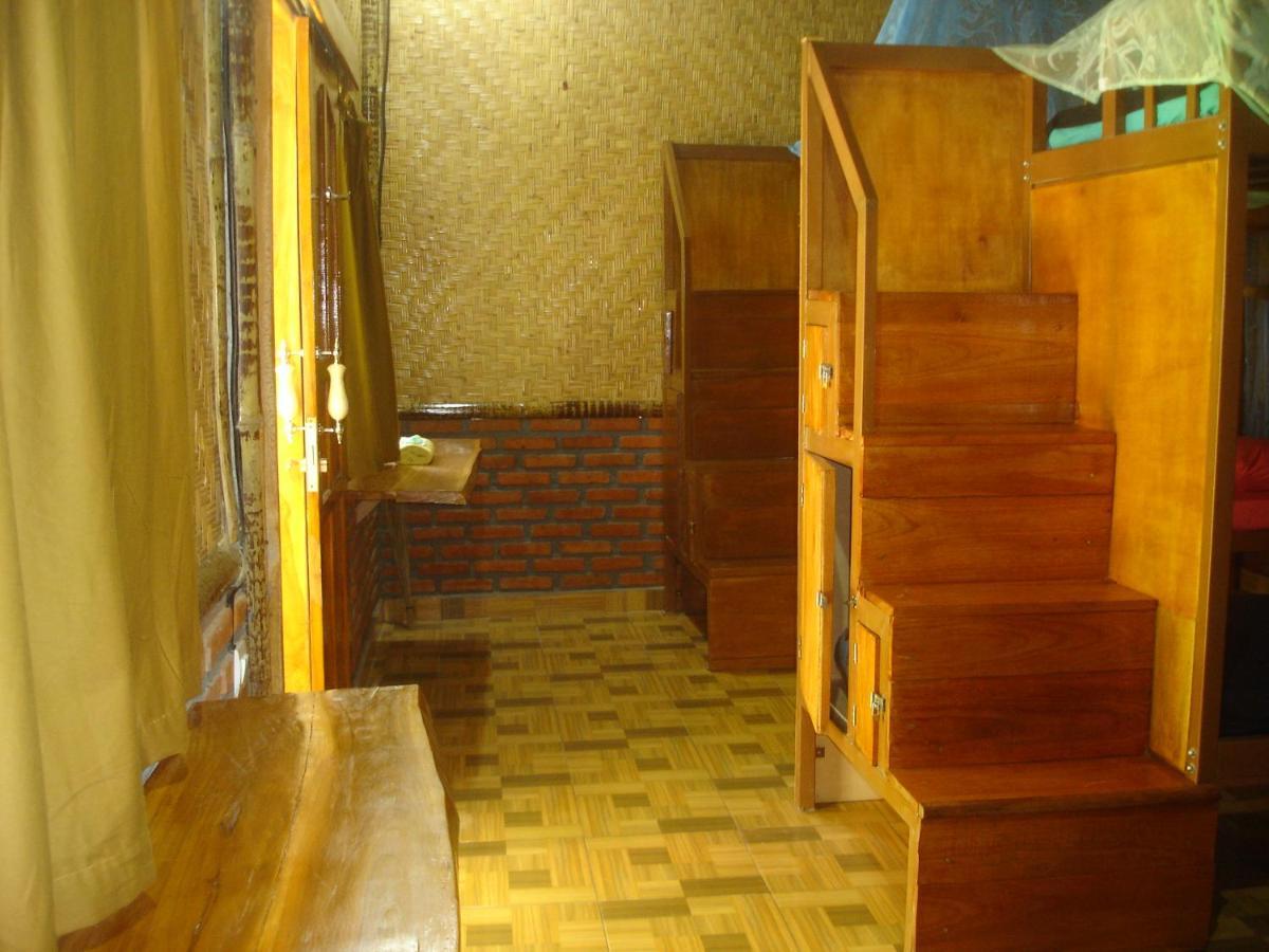 Dormitory Sedap Malam Singaraja Extérieur photo