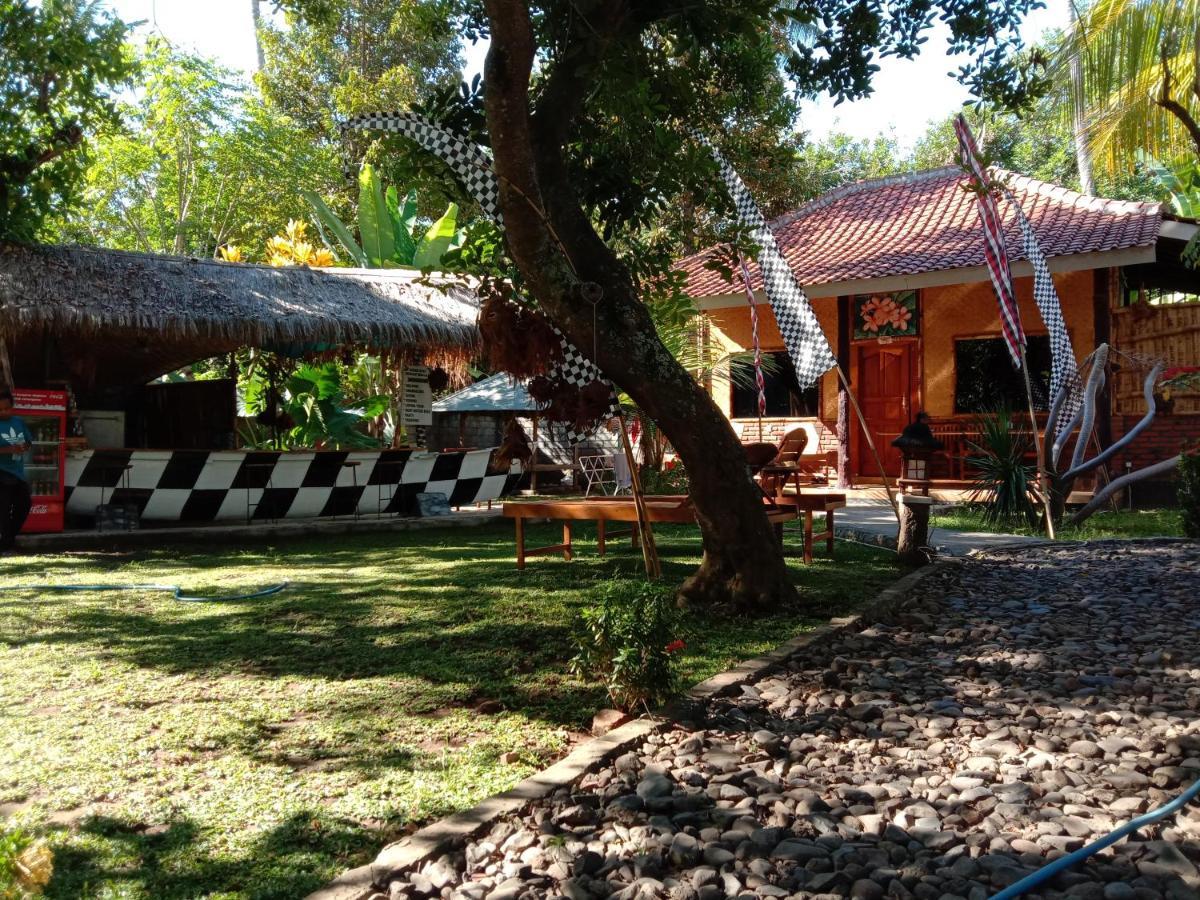 Dormitory Sedap Malam Singaraja Extérieur photo